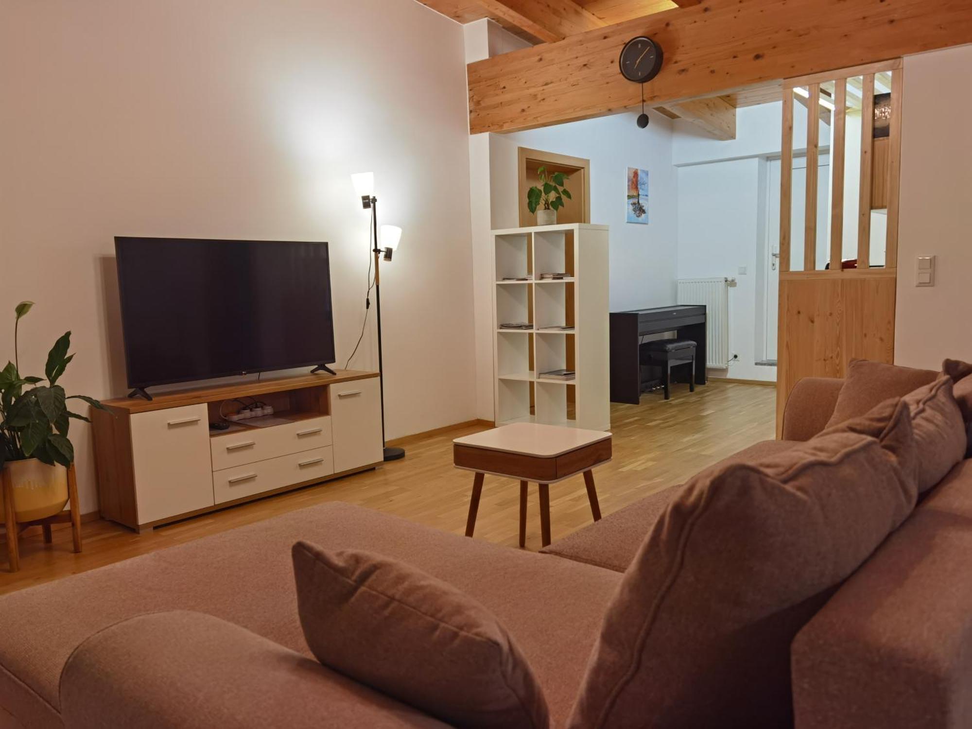 Beehome Apartment พัวคาร์สดอร์ฟ ภายนอก รูปภาพ
